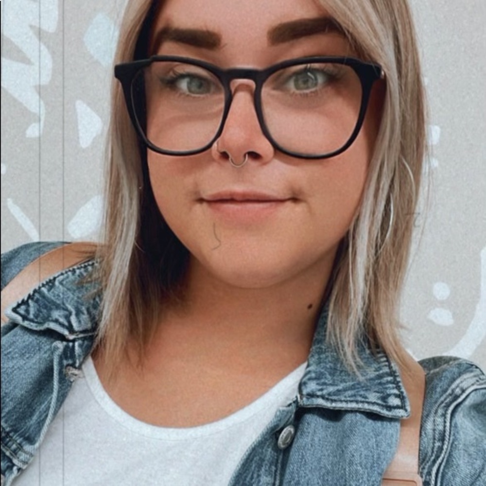 Meet your Posher, Emma